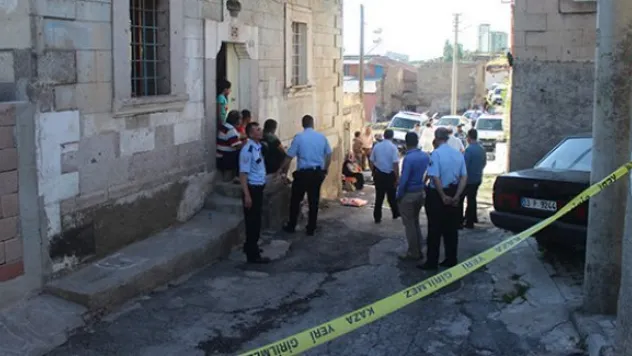 Silahlı kavgada yaralanan bir kişi hayatını kaybetti