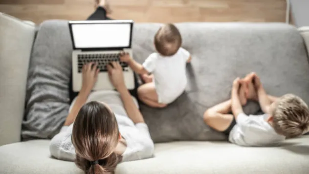 Sözleşmeli personele doğum sonrası yarım zamanlı çalışma hakkı tanındı