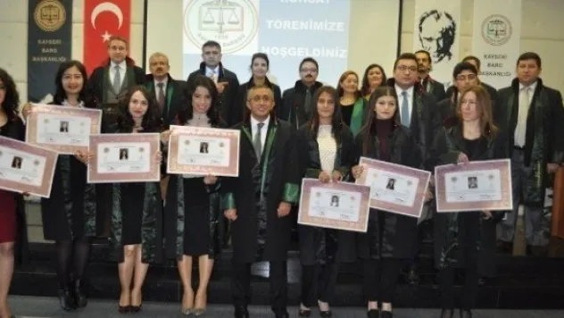 Stajlarını Tamamlayan 10 Avukat Ruhsatlarını Düzenlenen Törenle Aldı 