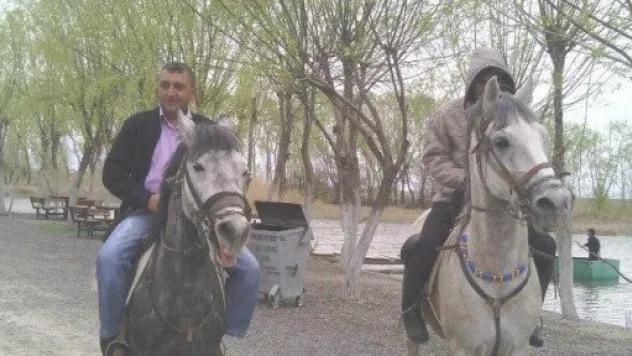 Sultan Sazlığında At Binme Keyfi