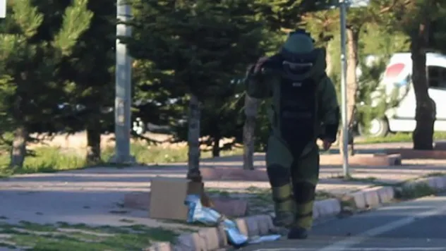 Şüpheli paket bile rahatlarını bozamadı