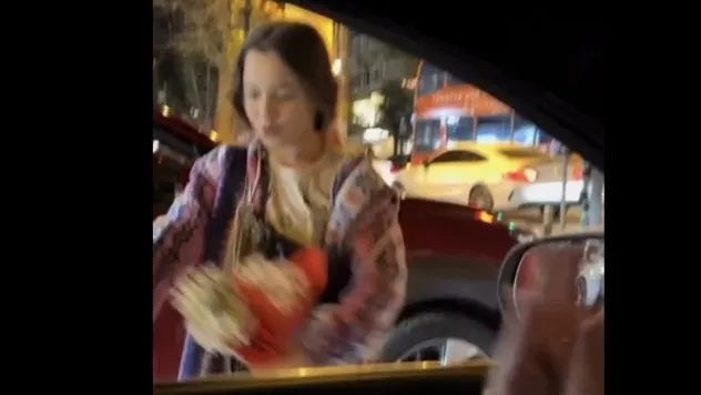 Sürücülere ışıkta satış ısrarı 'yağmaya teşebbüs' sayıldı