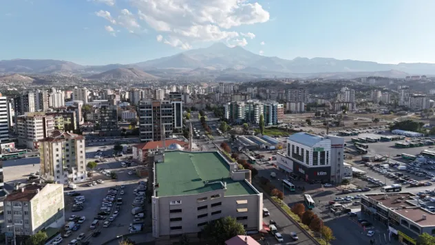 Tacettin Katlı Otaparkı'nın çatısı 2 Milyon TL'ye yenilendi