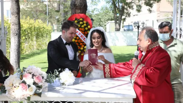 Talas'ta 1259 çift 'evet' dedi