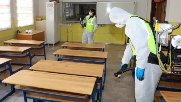 Talas'taki Okullarda Ara Tatil Temizliği