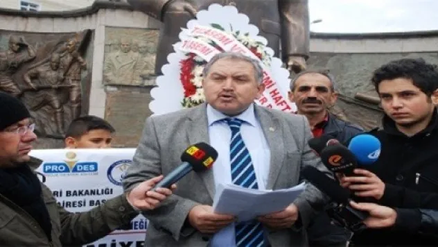  TALASEMİ VE LÖSEMİLER DERNEĞİ İLİK BANKASI İÇİN İMZA TOPLUYOR