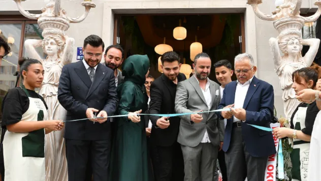 Tarihi Kayseri Mahallesi Alkollü ve Alkolsüz Kafelerle Canlandırılmaya Çalışılıyor
