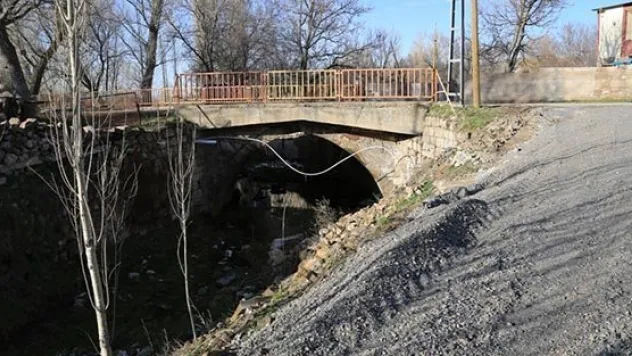 Tarihi köprüler Melikgazi belediyesine emanet