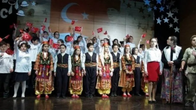 Ted Kayseri Kolejin'de Cumhuriyet Bayramı'nın 90.yılı Kutlandı 