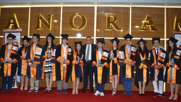 Tekden'de mezuniyet coşkusu