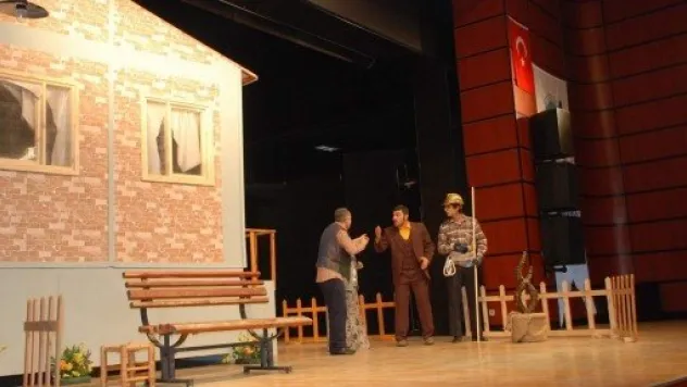 Tiyatro Oyunu Beğeniyle İzlendi