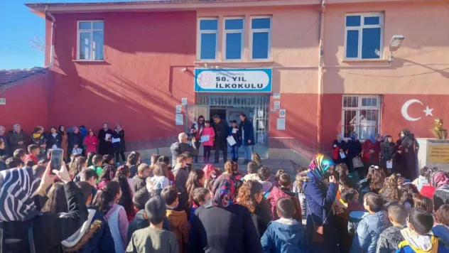 Tomarza'da Öğrencilerin Karne Heyecanı