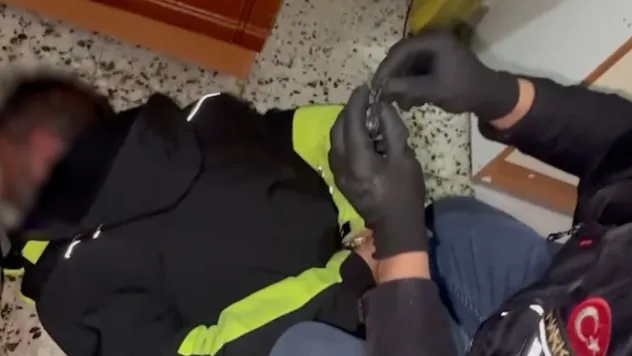 Torbacılar kıskıvrak yakalandı: 6 gözaltı