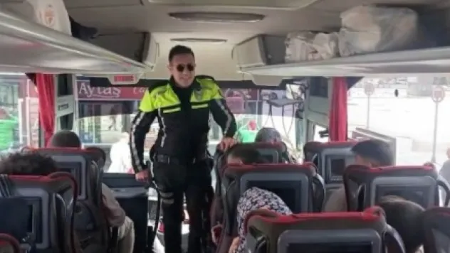 Trafik ekiplerinden emniyet kemeri kullanımı uyarısı