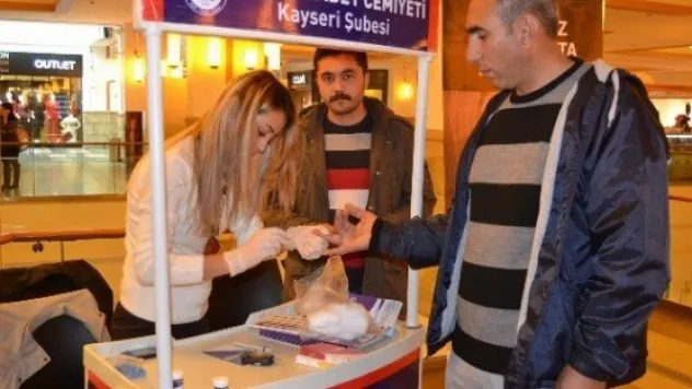 Türk Diabet Cemiyeti Meysu Outlet'te 