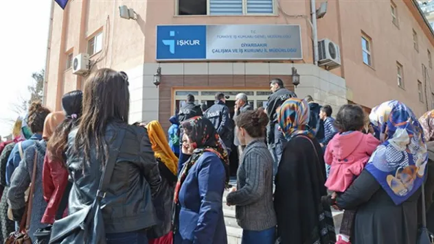 Türkiye'de 3 milyon 33 bin kişi işsiz