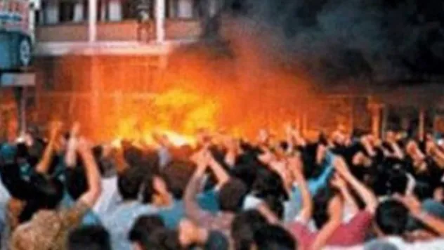 Türkiye 22 yıl önce en karanlık günlerinden birini yaşadı