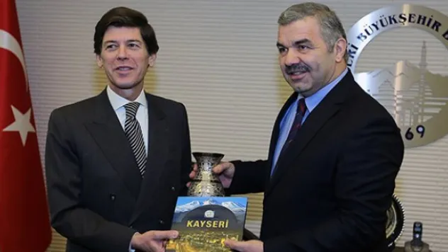 Türkiye Mukayese Edilemez Bir Ülke