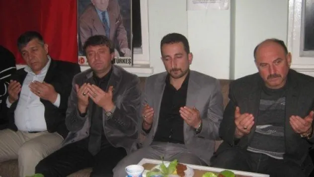 Ülkücülerden Çiğ Köfte Partisi