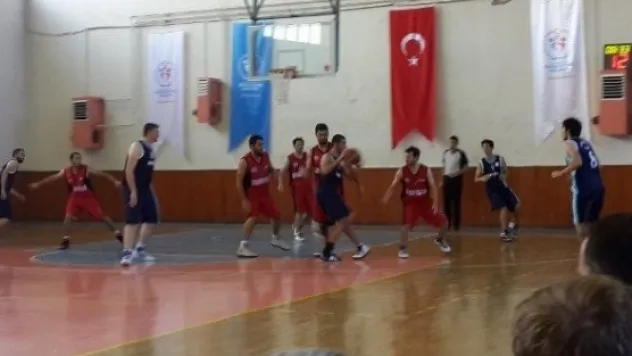 Üniversiteler Gençlik Ve Spor Kulübü İlk Hazırlık Maçını Yaptı 