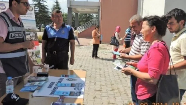 Üniversite'ye Kayda Gelen Öğrencilere İlk Adımda Dost Eli Uzatıldı 