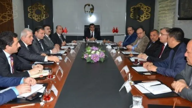 Uygur Türkleri 'Yardım Ve Koordinasyon Merkezi' Kuruldu