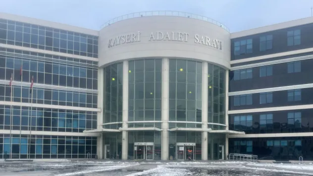 Uyuşturucu ticaretiyle yargılanan 2 sanık hâkim karşısına çıktı