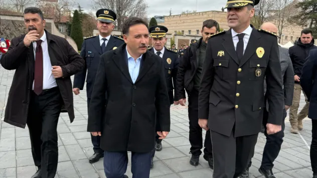 Vali Çiçek: 'Polislerimiz, evden hırsızlığı yüzde 54 oranında düşürdü'