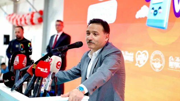 Vali Gökmen Çiçek, 'Dijitalleşmenin en büyük silahı kitaplardır'