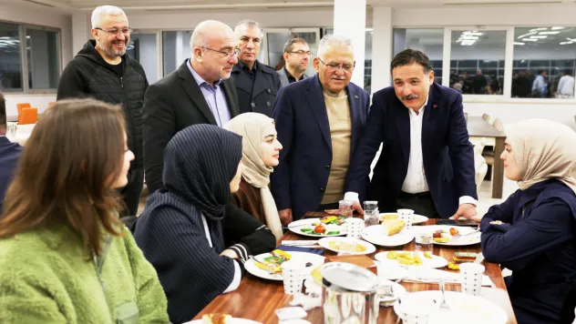 Vali Gökmen Çiçek Gençlerle Sahur Sofrasında Buluştu