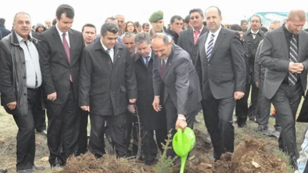 Vali Düzgün Felahiye ve Özvatan'ı ziyaret etti