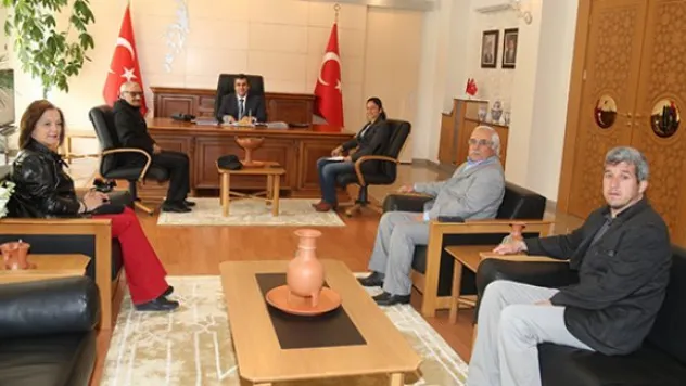 Vali Düzgün, Kayseri Yazarlar Ve Şairler Derneği'ni kabul etti