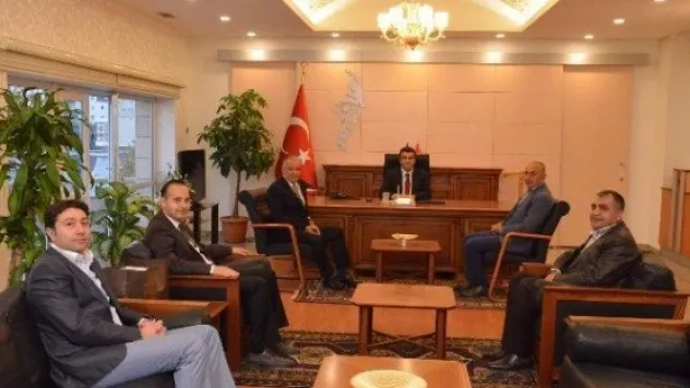 Vali Düzgün Kayserispor Yönetimini Kabul Etti 