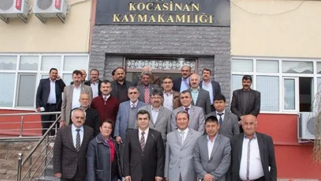 VALİ Düzgün muhtarların sorunlarını dinledi