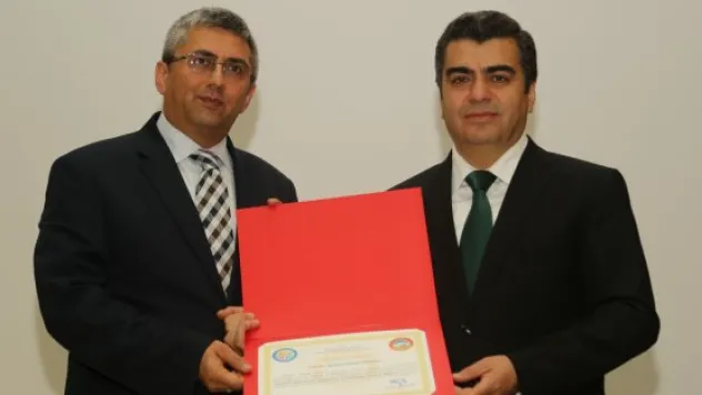 Vali Düzgün, 'Yönetim Becerilerini Geliştirme Ve Kapasite Artırma Eğitimi' sertifika törenine katıldı