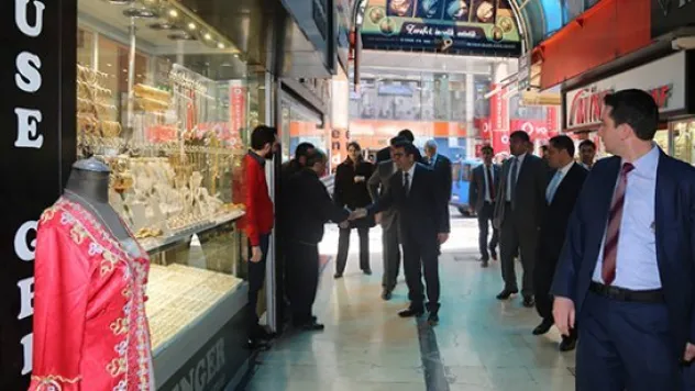 Vali Düzgün'den esnaf ziyareti