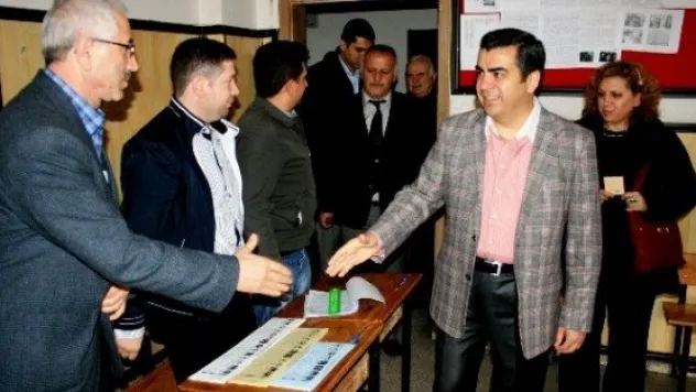 Vali Orhan Düzgün ve eşi Gül Düzgün oy kullandı 