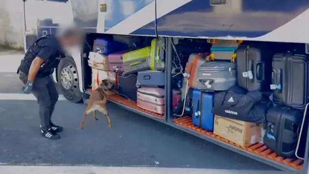 Valizinde 1 kilogram uyuşturucu ile yakalandı