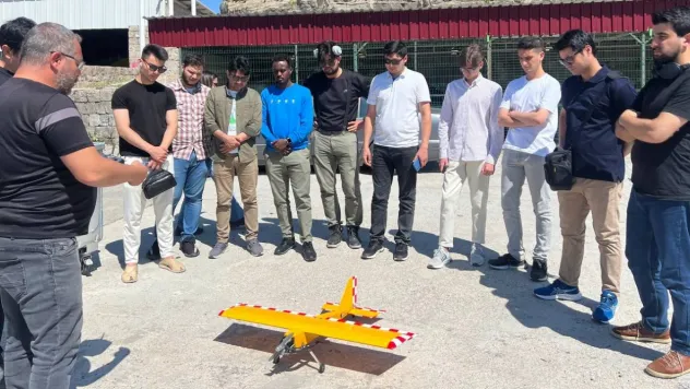 Yabancı Uyruklu Öğrencilerden İHA gösterisi