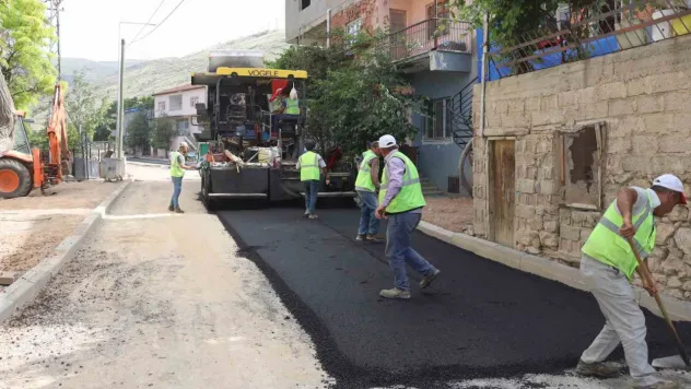 Yahyalı'da asfaltlama çalışmaları devam ediyor