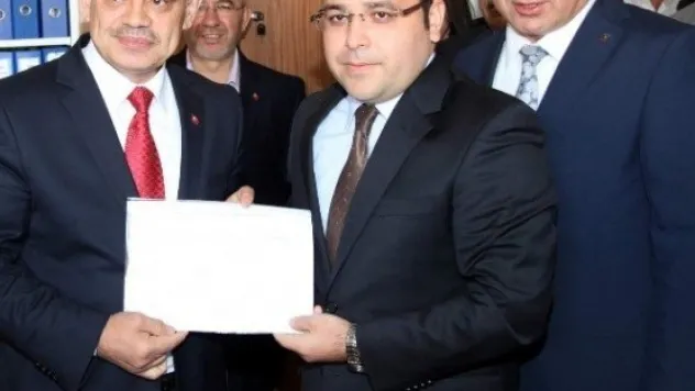 Yahyalı Belediyesi Esat Öztürk Mazbatasını Alarak Göreve Başladı 