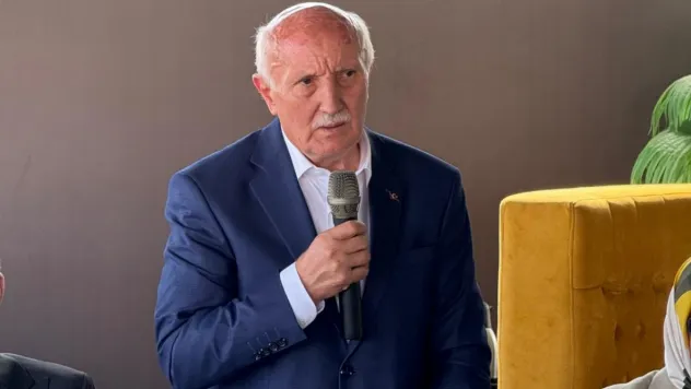 Yaşar Karayel kitabın ortasından konuştu: 'Kazanmış değil, seçilmiş durumdayız'