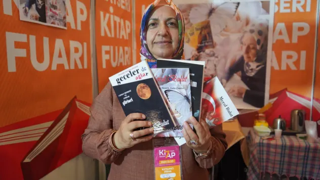 Yazar Bulut, bu yılki kitap satış geliriyle deprem bölgesinde konferans salonu açmayı planlıyor