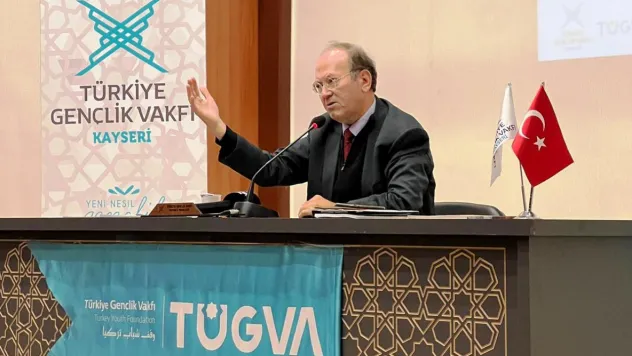 Yazar Yusuf Kaplan konferansına yoğun katılım