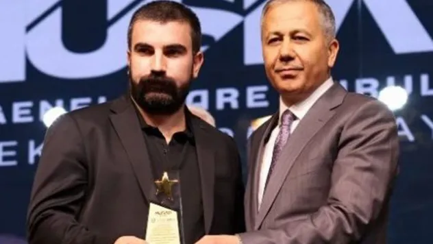 Yeşileko Plastik Yönetim Kurulu Başkanı Demir, Bakan Yerlikaya'dan ödül aldı