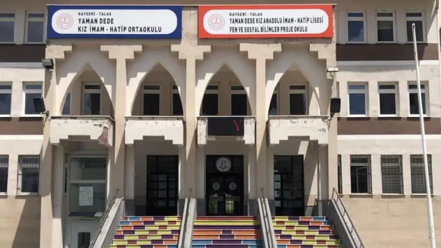 YKS Başarısı ile Gururlanan Kayseri'nin İki Kız İmam Hatip Lisesi