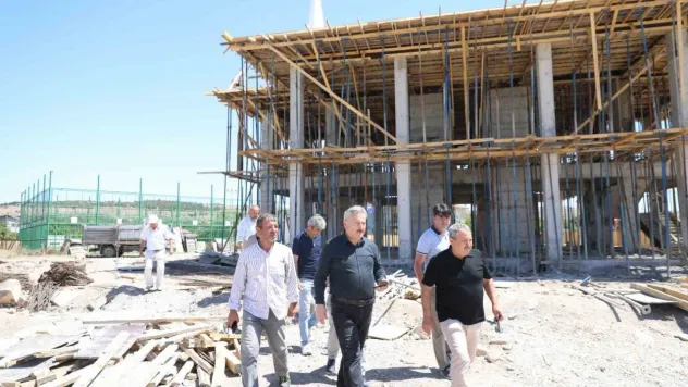 Gesi Yunus Emre Cami hızla yükseliyor