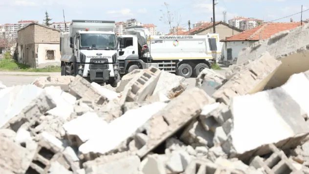 Yunus Emre'de Gecekondular sabırla dönüşüyor