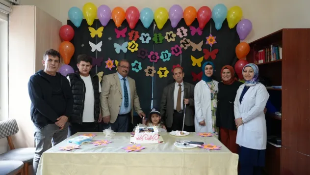 Zabıtadan Asya'ya, 'akransız doğum günü' sürprizi