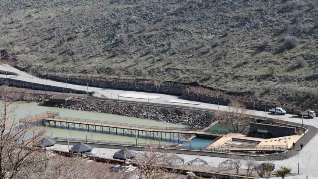 Zincidere Göleti su kanallarında 10 yılın temizliği yapılıyor